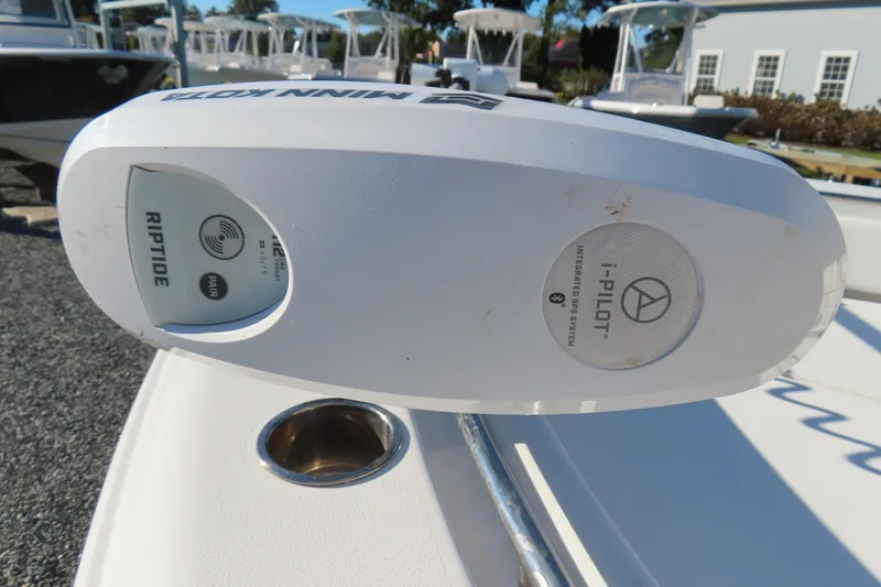 Slide: The Image of Minn Kota Riptide i-Pilot system on 2018 Sea Hunt Ultra 234 boat. - 7