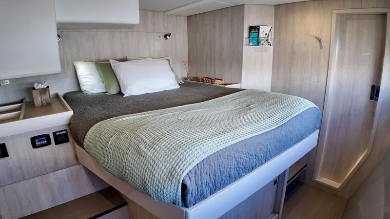 Slide: The Image of Leopard 58 2019 - 18