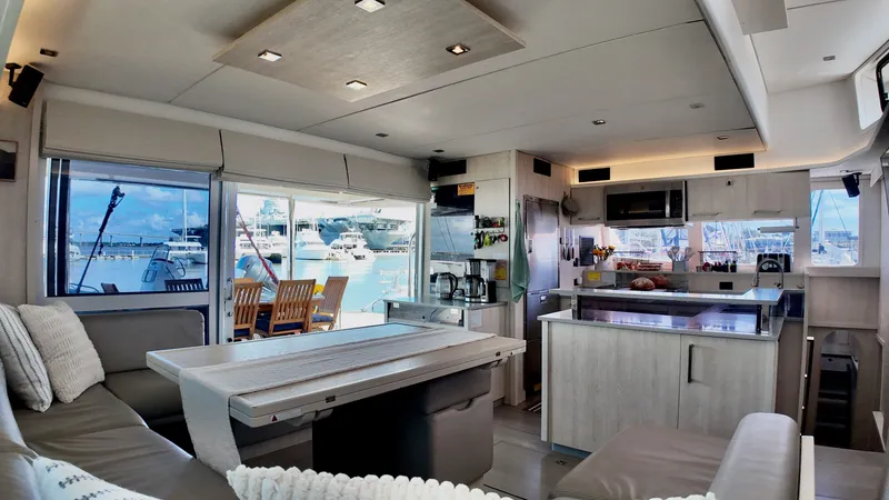 Slide: The Image of Leopard 58 2019 - 23