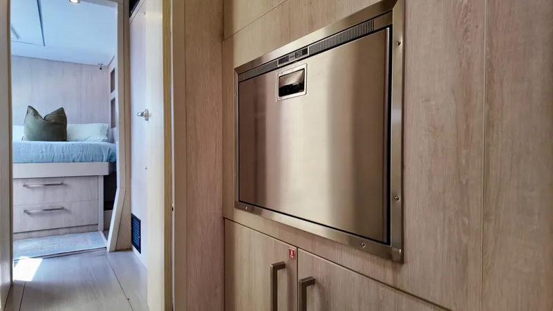 Slide: The Image of Leopard 58 2019 - 8