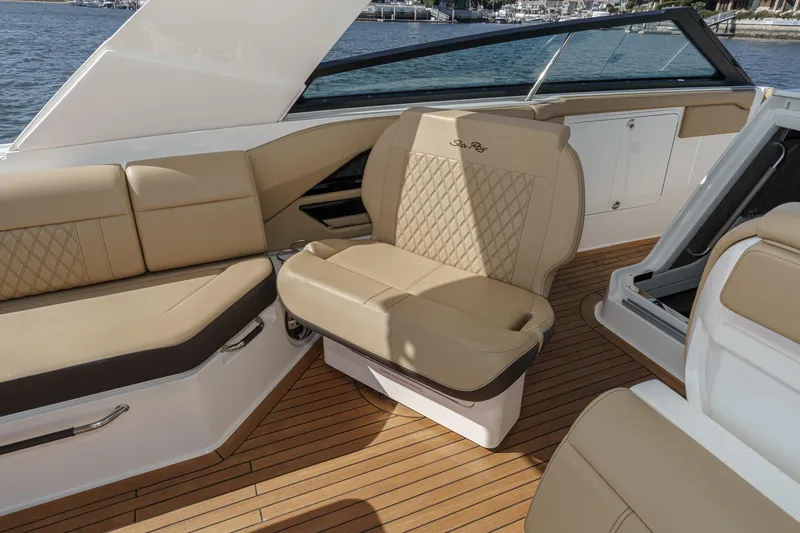 Slide: The Image of Luxurious seating on 2023 Sea Ray SLX 400 Outboard boat with elegant design. - 19