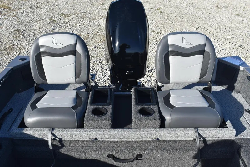 Slide: The Image of 2026 Lowe Fishing Machine 1675SC boat seats with center console and motor. - 10