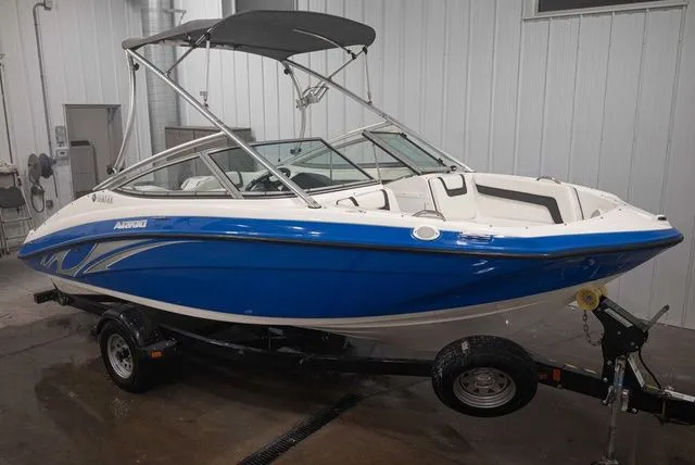 Slide: The Image of Yamaha AR190 2015 - 2