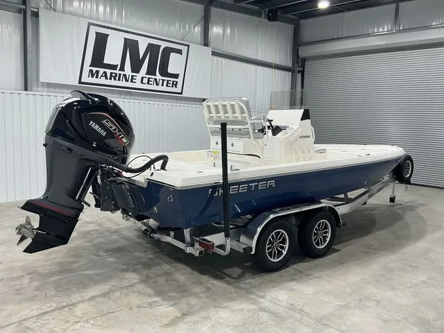 Slide: The Image of Skeeter SX221 2026 - 12