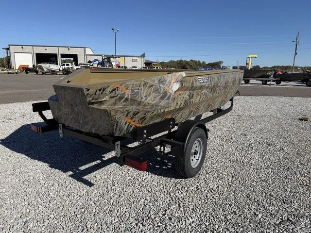 Slide: The Image of Edge Boats 553DB SPORTSMAN RAZOR BO 2026 - 5