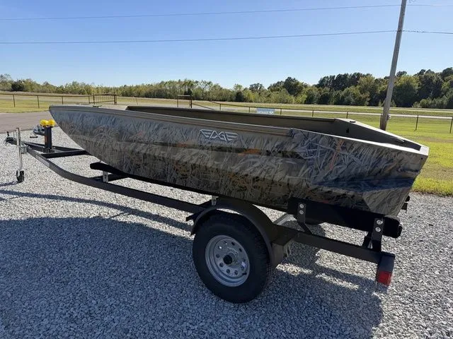 Slide: The Image of Edge Duck Boats 553DB SPORTSMAN RAZOR BO 2026 - 3