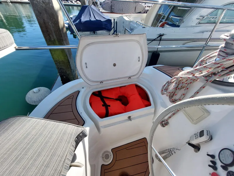 Slide: The Image of Hunter 49 2009 - 72