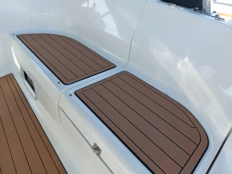 Slide: The Image of Hunter 49 2009 - 97