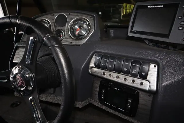 Slide: The Image of Alumacraft Edge 185 Sport 2018 - 10