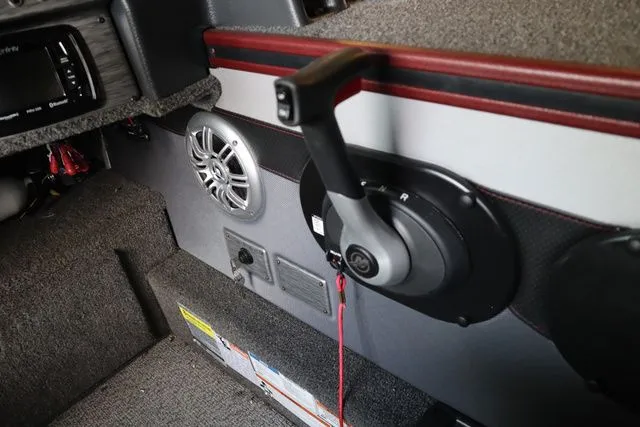 Slide: The Image of Alumacraft Edge 185 Sport 2018 - 12