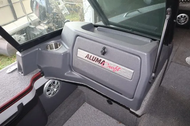 Slide: The Image of Alumacraft Edge 185 Sport 2018 - 13