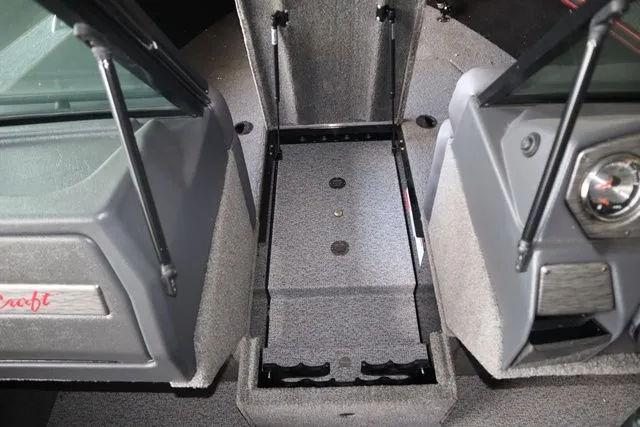 Slide: The Image of Alumacraft Edge 185 Sport 2018 - 20