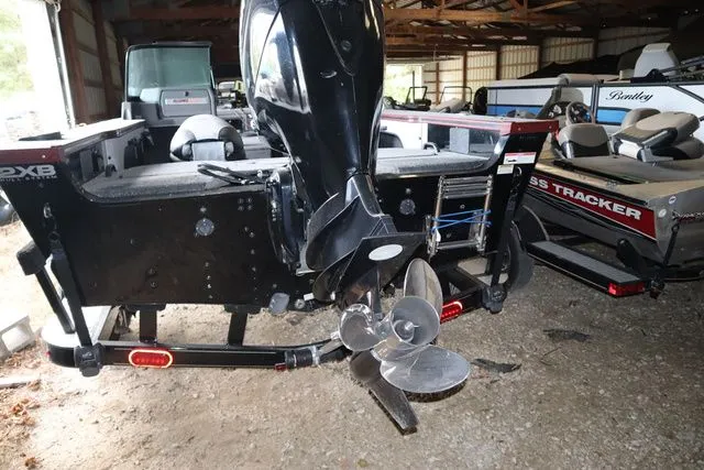 Slide: The Image of Alumacraft Edge 185 Sport 2018 - 3