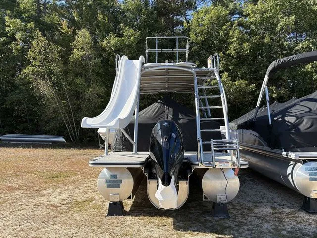 Slide: The Image of Harris Solstice Rec Deck 260 2023 - 3