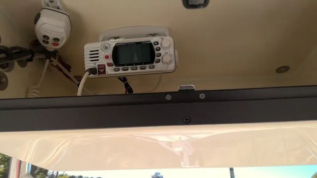 Slide: The Image of Bulls Bay 2200 XS 2025 - 10