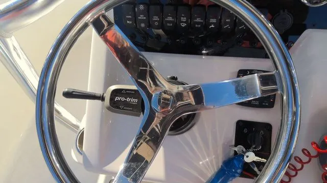 Slide: The Image of Bulls Bay 2200 XS 2025 - 11