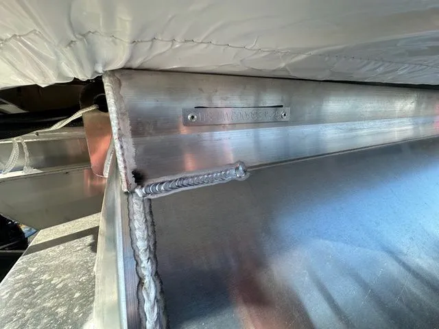 Slide: The Image of Lowe LS L-Shaped 170 2026 - 4