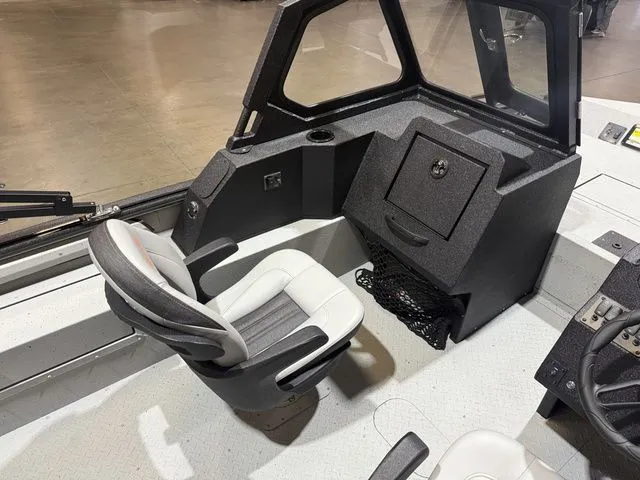 Slide: The Image of SeaArk Procat 200 W/Suzuki 200 SS 2026 - 13