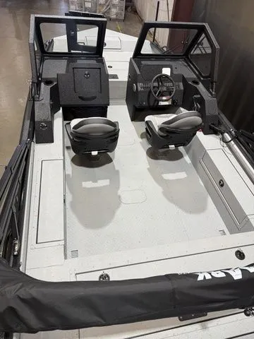 Slide: The Image of SeaArk Procat 200 W/Suzuki 200 SS 2026 - 6