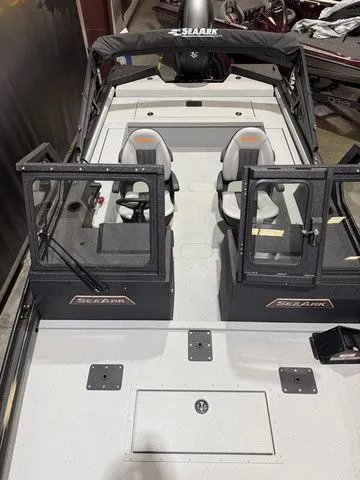 Slide: The Image of SeaArk Procat 200 W/Suzuki 200 SS 2026 - 9