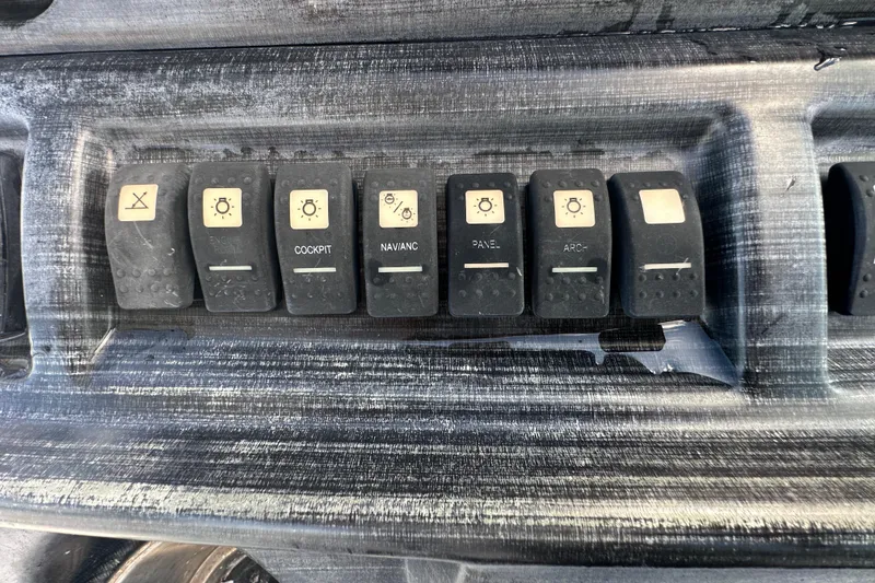 Slide: The Image of Raymarine display on 2016 Monterey 295 Sport Yacht showing 315 engine hours. - 44