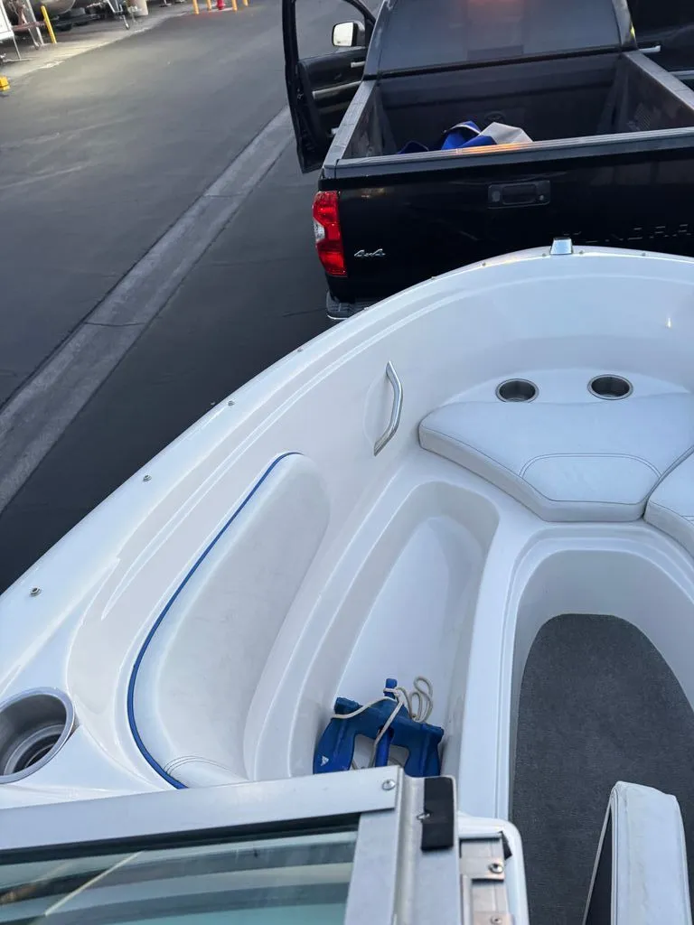 Slide: The Image of Reinell 207LS 2007 - 28