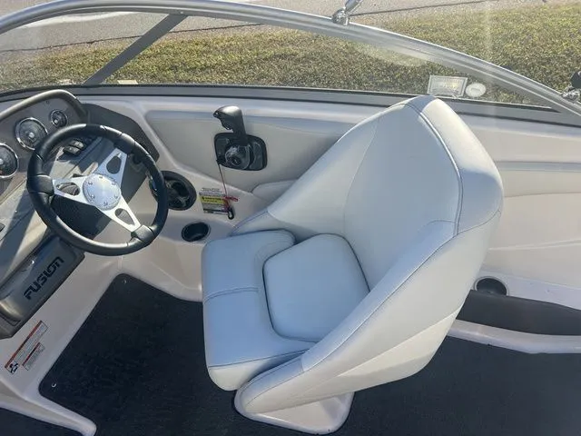 Slide: The Image of Regal BOWRIDER 1900 2014 - 10