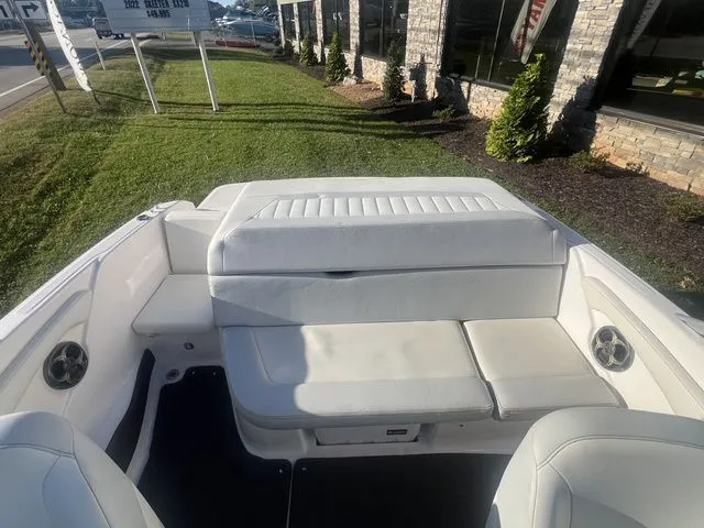 Slide: The Image of Regal BOWRIDER 1900 2014 - 15