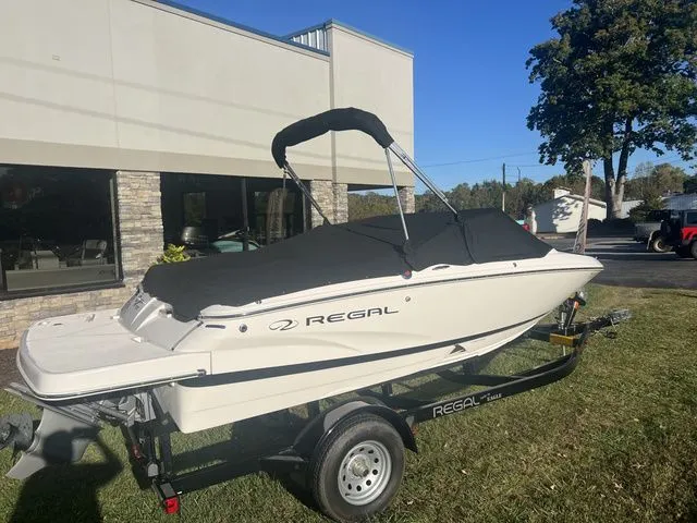 Slide: The Image of Regal BOWRIDER 1900 2014 - 5