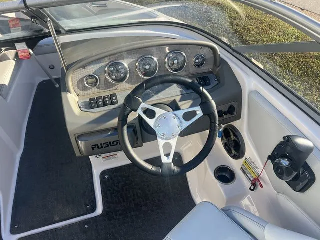 Slide: The Image of Regal BOWRIDER 1900 2014 - 9