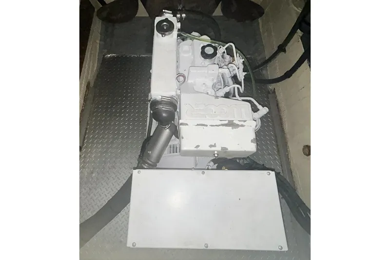 Slide: The Image of Hatteras 53 Motor Yacht Hard Top 1973 - 151