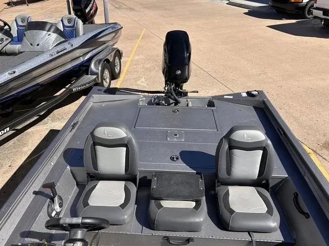 Slide: The Image of Lowe Stinger 175C 2022 - 11