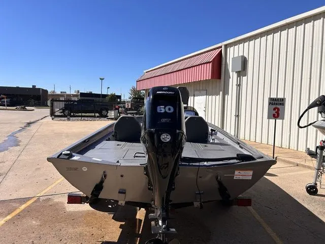 Slide: The Image of Lowe Stinger 175C 2022 - 5