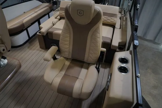 Slide: The Image of Godfrey Monaco 235 SFL 27" Impact Center Tube Package 2026 - 12