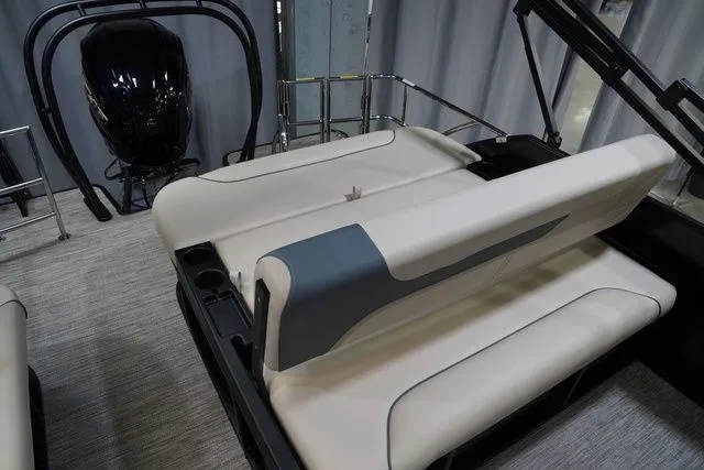 Slide: The Image of Godfrey Sweetwater 2486 SFL 27 In. Package 2026 - 15