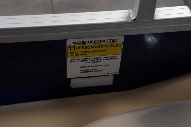 Slide: The Image of Sun Tracker Fishin' Barge 22 XP3 2017 - 12