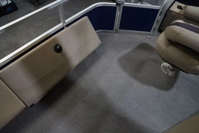 Slide: The Image of Sun Tracker Fishin' Barge 22 XP3 2017 - 14