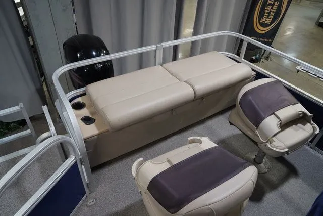 Slide: The Image of Sun Tracker Fishin' Barge 22 XP3 2017 - 15