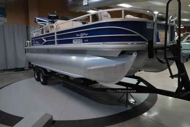 Slide: The Image of Sun Tracker Fishin' Barge 22 XP3 2017 - 4