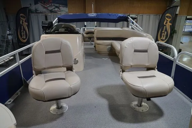 Slide: The Image of Sun Tracker Fishin' Barge 22 XP3 2017 - 8