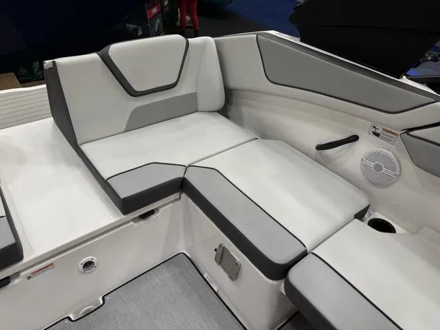 Slide: The Image of Yamaha AR220 2026 - 8