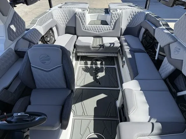 Slide: The Image of Tigé 24RZX 2026 - 2