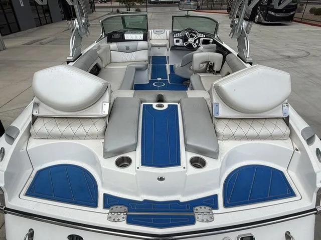 Slide: The Image of MasterCraft X25 2013 - 10