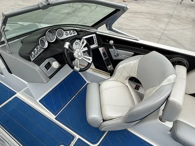 Slide: The Image of MasterCraft X25 2013 - 9