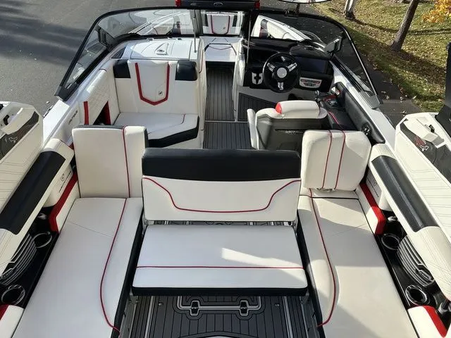Slide: The Image of Nautique G23 2019 - 18