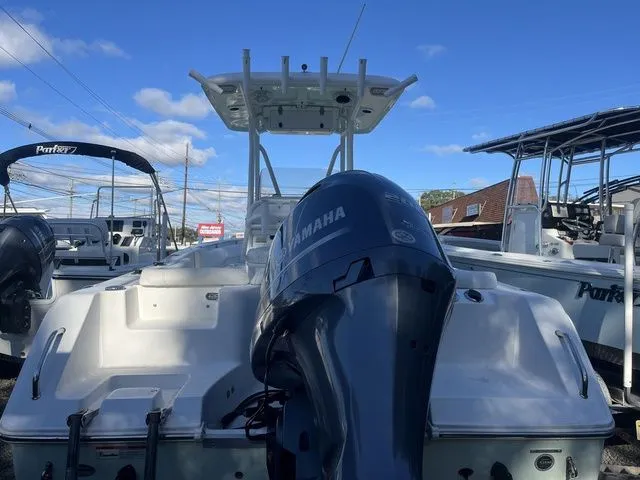 Slide: The Image of Sea Hunt Ultra 225 2016 - 3