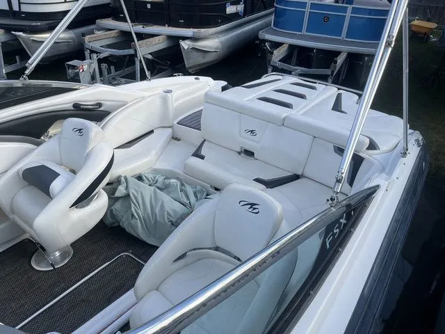 Slide: The Image of Monterey 244FS 2013 - 5