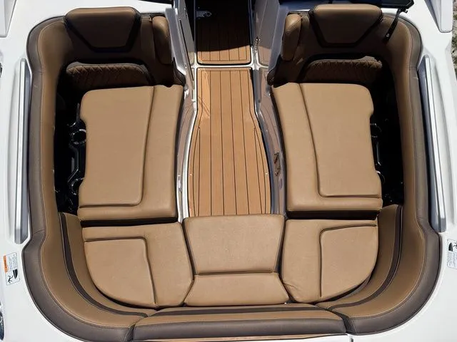 Slide: The Image of Yamaha 275SE 2025 - 15