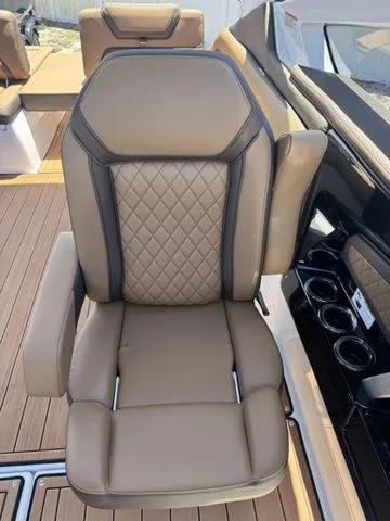 Slide: The Image of Yamaha 275SE 2025 - 17