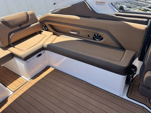 Slide: The Image of Yamaha 275SE 2025 - 19